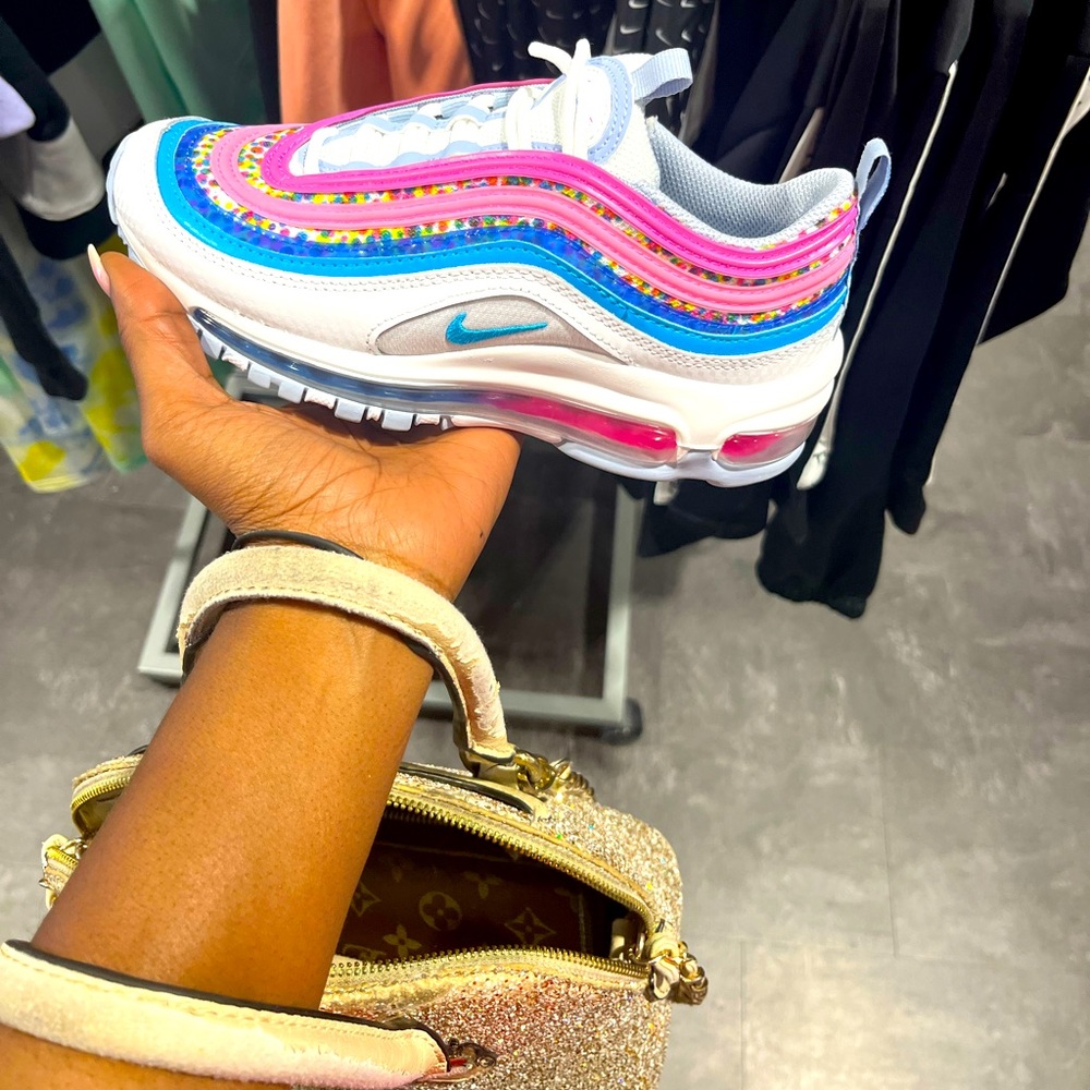 Girl airmax size 7y worn once